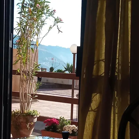 Mara's House, 10 Minuti A Piedi Dal Centro, Parcheggio Privato * Taormina