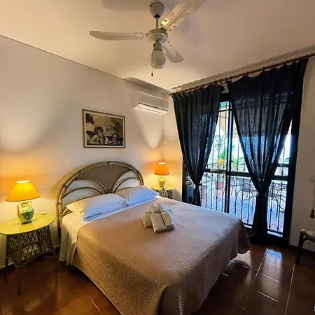 Mara's House, 10 Minuti A Piedi Dal Centro, Parcheggio Privato * Taormina